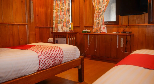 Oyo 600 Bukit Berahu Cottages, Rezerwuj Hotel Belitung Belitung Island