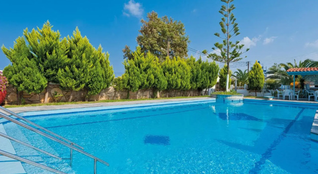 Hotel Koukouras And Lia Apartments Annexe