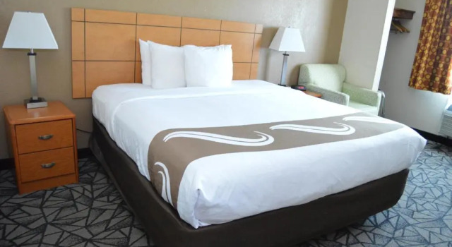 Люкс Quality Inn Coralville - Iowa River Landing