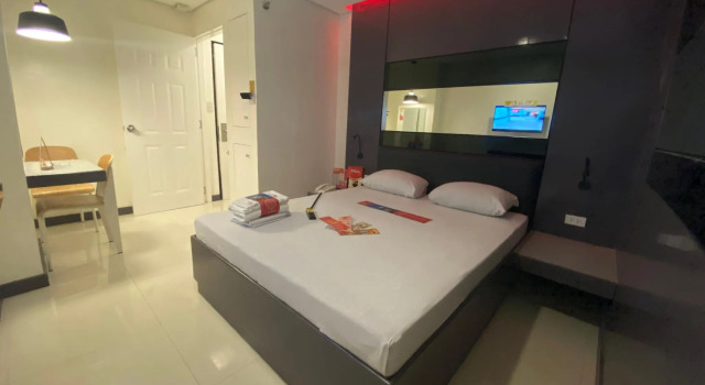 Номер Deluxe Hotel Sogo Malate