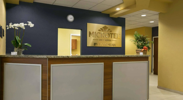 Quality Inn & Suites, Buchen Sie Hotel Washington Pennsylvania