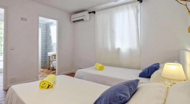 Villa With sea Views and Pool for 6 People in Font de sa Cala, Boek Villa Font de Sa Cala Islas Baleares