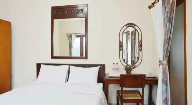 Standard Twin @Lathysha Guest House