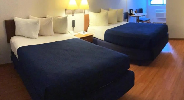 Двухместный номер Deluxe Village Inn on the Lake