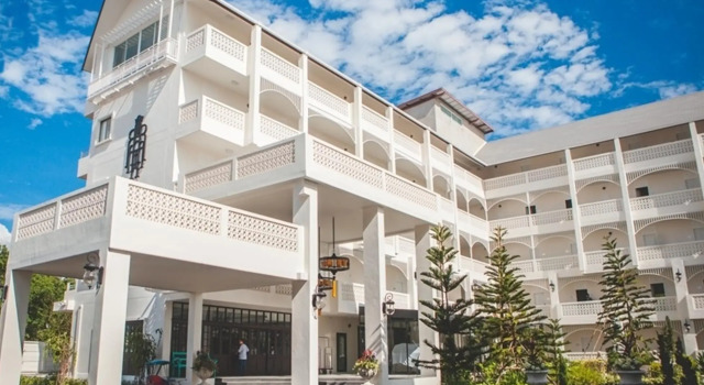 Кровать в общем номере Koranaree Courtyard Boutique Hotel