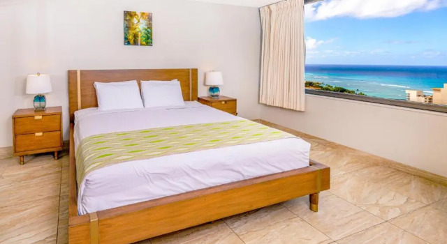 35th Floor Condo with Ocean Views, Parking, WiFi, AC - Short Walk to Beach!, Rezerwuj Hotel Waikiki Honolulu
