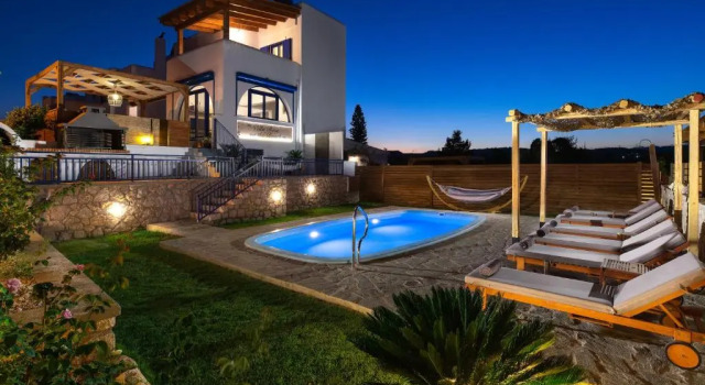 Villa Rose on the beach, Забронировать Вилла Коттеджи Афанду, Коттедж