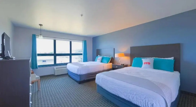 Четырёхместный номер Standard с частичным видом на океан Waves Hotel NYE Beach - Newport OR