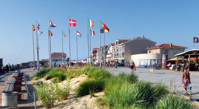 LES TOURTERELLES - Apt T1 Bis avec balcon, Prenota Hotel Hotel a Aquitania con parcheggio, Parcheggio