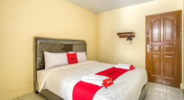 RedDoorz Plus near RSUD Dr. Pirngadi Medan 2, Rezerwuj Hotel Medan Sumatra