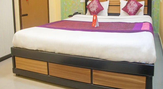 OYO 10673 Time Palace Residency