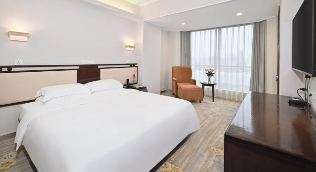 Номер Comfort Guangdong Hotel