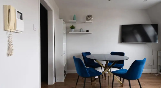 Comfy 2 Bed Flat QCE
