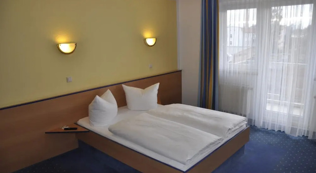 Двухместный номер Standard с балконом sleep & go Hotel Magdeburg