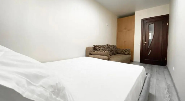 2-bedroom Lux Most City Area Nebereznaya Rivera, Book Hotel Hotels in Dnipro with Parking, Parking