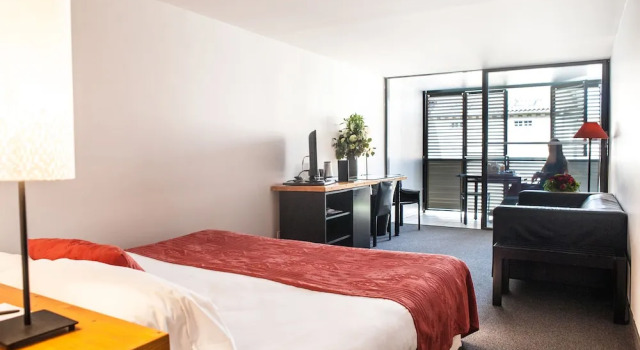 Номер Superior с балконом Hôtel Cloitre Saint Louis Avignon