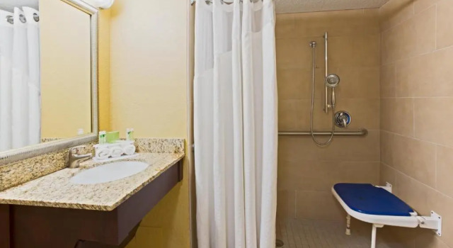Номер Standard Holiday Inn Express Fort Lauderdale North - Executive Airport by IHG