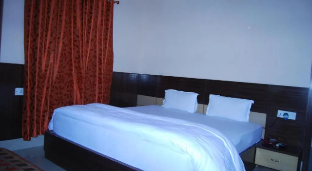 Люкс с красивым видом из окна HOTEL GM INTERNATIONAL