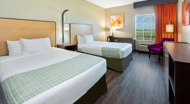 Четырёхместный номер Deluxe La Quinta Inn & Suites by Wyndham Ft. Pierce