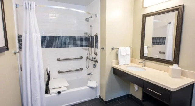 Люкс Staybridge Suites Albany Wolf Rd-Colonie Center by IHG