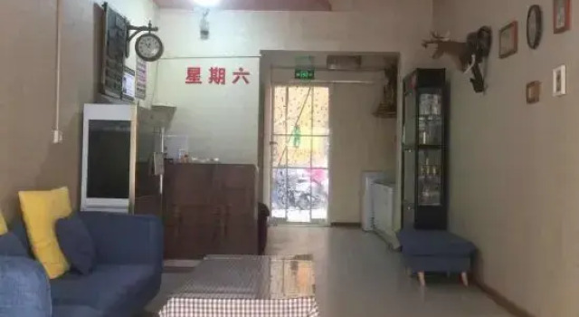 Jieshou Saturday Hotel, Prenota Hotel Hotel a Anhui con parcheggio, Parcheggio