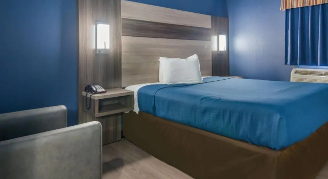 Номер Standard Rodeway Inn Carrollton I-35E
