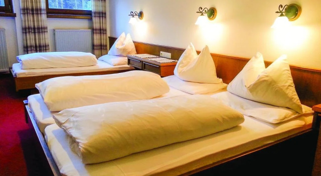 Hotel Gailberghöhe, Rezerwuj Hotel Hotele w Karyntia z parkingiem, Parking
