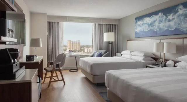 Четырёхместный номер Standard Tampa Marriott Water Street