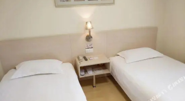 Люкс Jingcheng Business Hotel (Beijing Shilihe Metro Station)