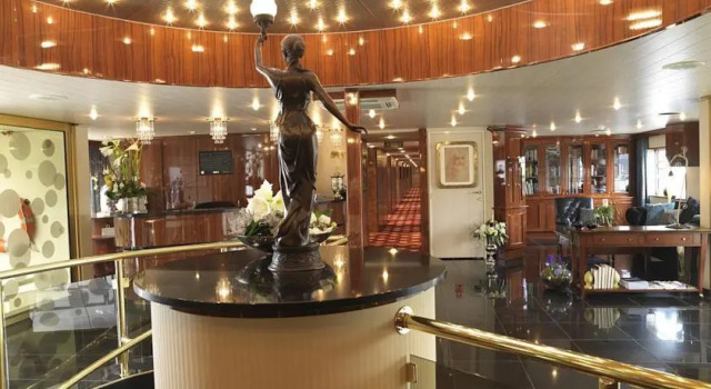 Baxter Hoare Hotel Ship Düsseldorf, Забронировать Отель Хафен Дюссельдорф, рядом с Paradiesstrand