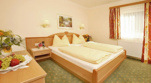 Семейный люкс Deluxe с балконом Hotel Taxerhof