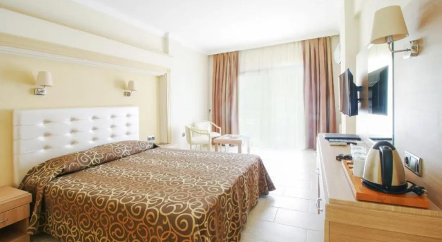 Двухместный номер Standard с видом на окрестности Azka Hotel