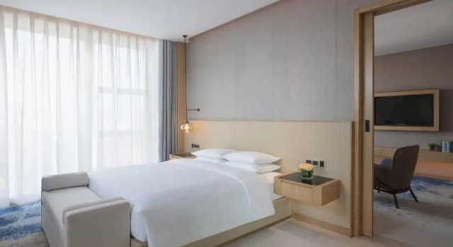 Люкс Executive c 1 комнатой Courtyard by Marriott Zhengzhou Airport