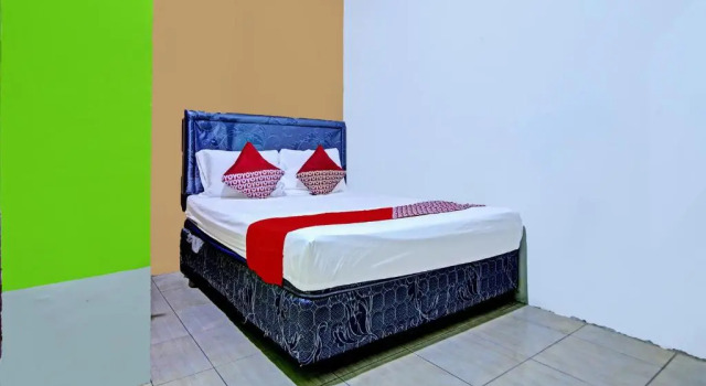 OYO 90476 Iksan Homestay Syariah, Rezerwuj Hotel Prabumulih Sumatra