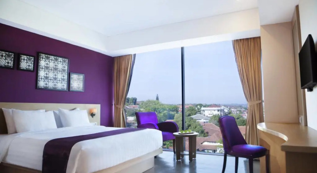 Camera Deluxe Grand Edge Hotel Semarang - CHSE Certified