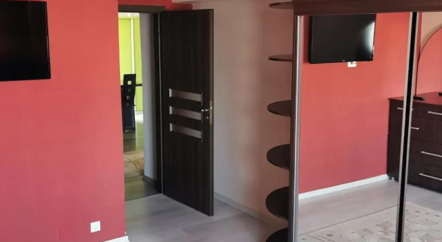 Luxury apartment with two bedrooms and large living room, 100 square meters, city center