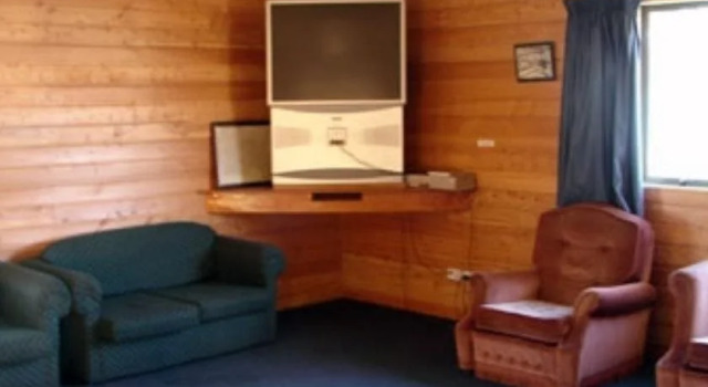 Tuatapere Motel
