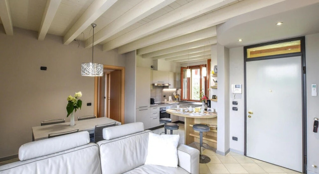 Stunning Apartment in Pozzolengo With Outdoor Swimming Pool, Wifi and 2 Bedrooms, Забронировать Апартаменты/квартира Поццоленго Озеро Гарда, рядом с Гольф-клуб Chervò San Vigilio