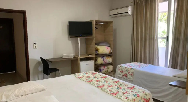 Четырёхместный номер Standard Moura Palace Hotel