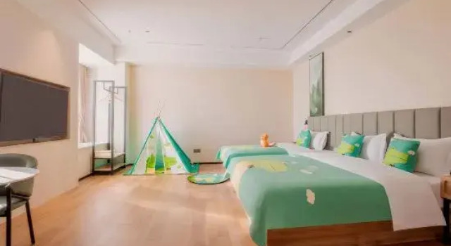 Семейный тент GreenTree Inn (Zhangjiagang Guotai Middle Road Jintian Plaza)