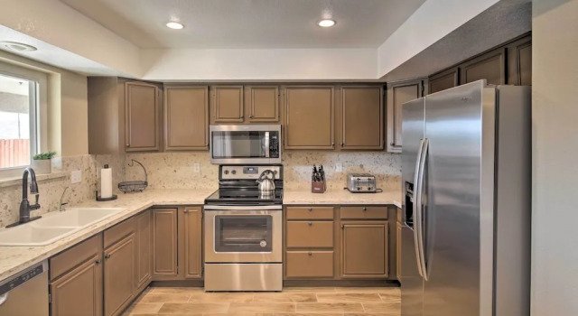 Коттедж < 3 Mi to Lake Havasu: Home w/ Patio & Grill!