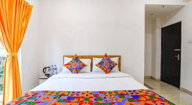 Номер Deluxe FabHotel Grand Hazra Inn - Nr Ballygunge Station