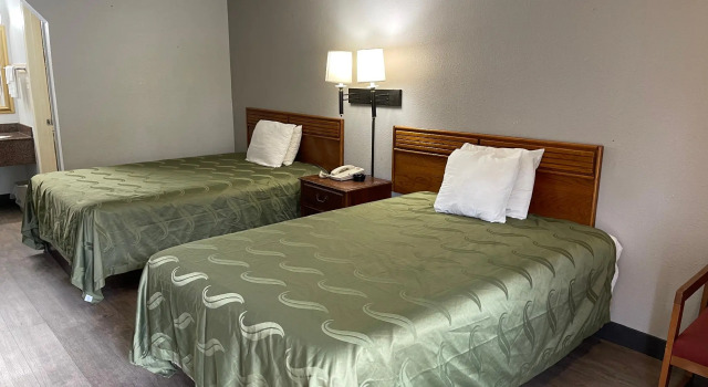 Четырёхместный номер Standard FairBridge Inn & Suites
