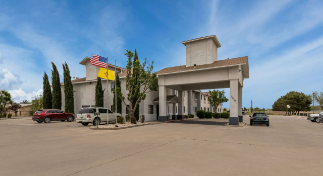 Quality Inn & Suites Artesia, Varaa Hotelli Hotellit New Mexico pysäköinnillä, Pysäköinti