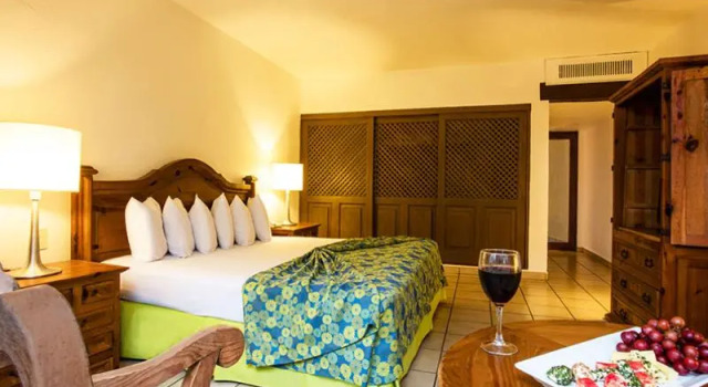 Двухместный номер Standard с балконом и с видом на сад Отель Krystal Puerto Vallarta