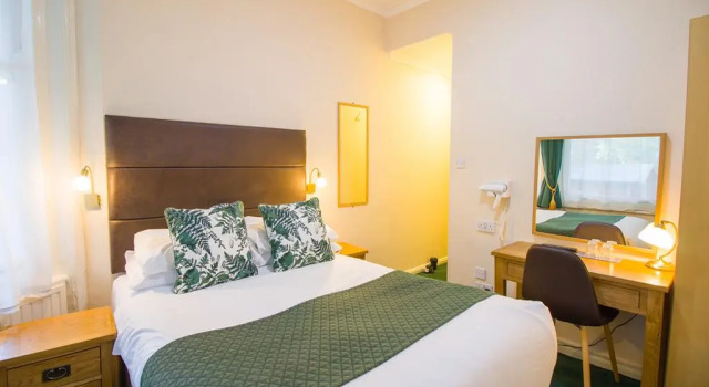 Двухместный номер Standard London Town Hotel