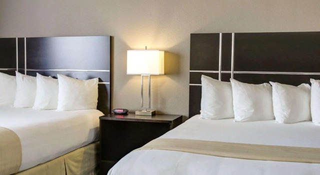 Четырёхместный люкс Quality Inn & Suites Bryan-College Station
