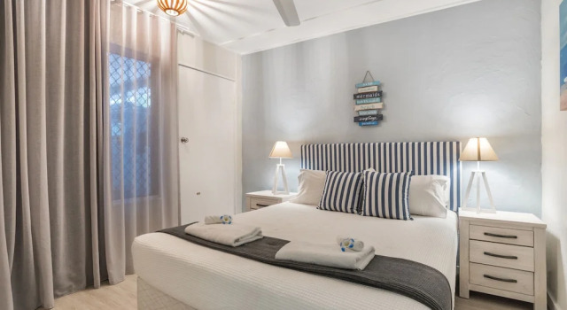 Tropical Unit with Private Fenced Garden Close to The Beach 5