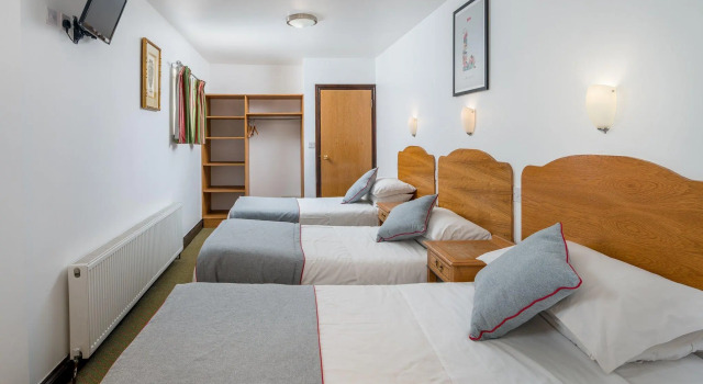 Трёхместный номер Deluxe Abbey Hotel, London Shepherds Bush