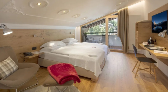 Двухместный номер Deluxe с балконом и с видом на горы Swiss Alpine Hotel Allalin